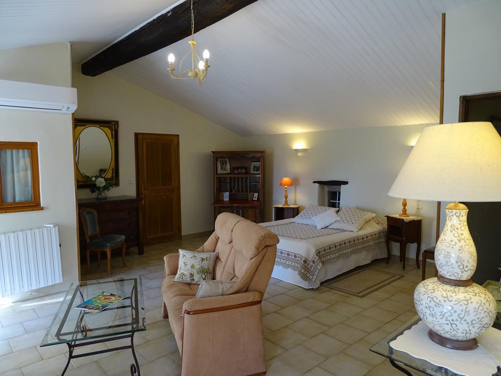 Bastide Des Princes B&B Caderousse Ngoại thất bức ảnh