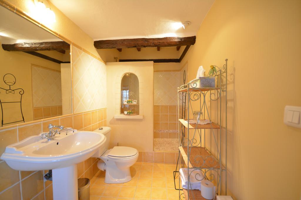 Bastide Des Princes B&B Caderousse Ngoại thất bức ảnh